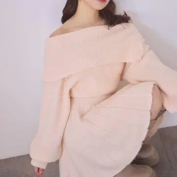 오프숄더 플리츠 니트 원피스