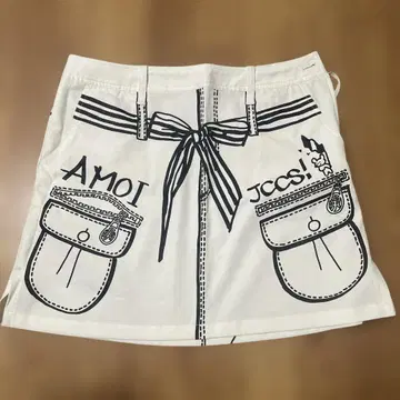 화이트 스커트 포켓 부착