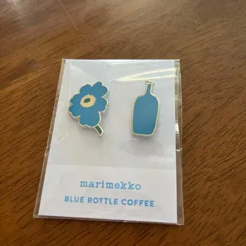 정품 미사용 마리메꼬 x 블루보틀커피 핀 배지