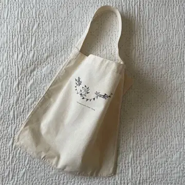 ARTS&SCIENCE * 2025 홀리데이 한정판 샵 백 M 사이즈