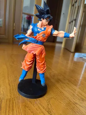 손오공 피규어 전투 포즈