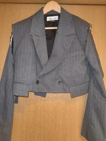 ZARA MAISON SPECIAL 스트라이프 크롭 자켓