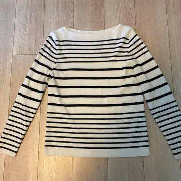 아이보리 블랙 스트라이프 니트 긴팔