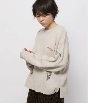 모티브 & 레터링 니트 풀오버 니코앤드 아이보리