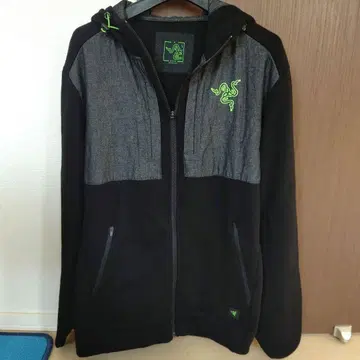 레어 새상품급 Razer 게이밍 후드티 M 사이즈