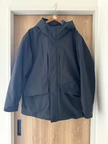 유니클로 하이브리드 다운 파카 xl