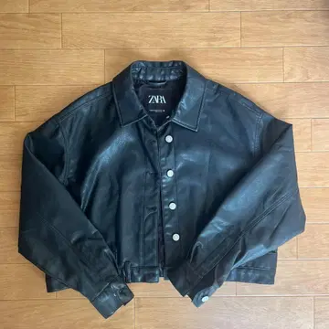 ZARA 페이크 레더 자켓