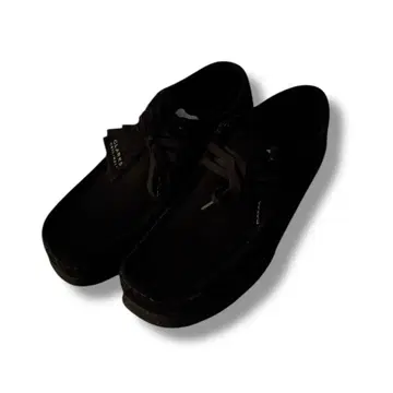 Clarks Wallabee 'black Suede' low