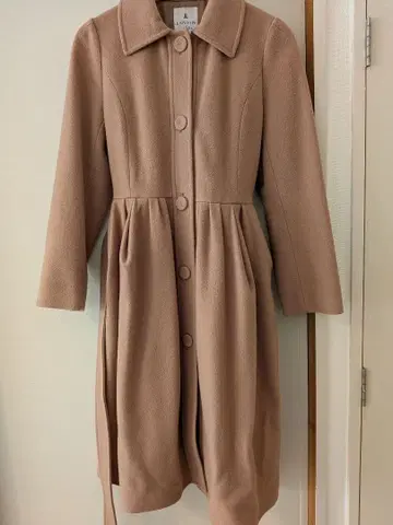 투 비 바이 에네스베 허리 벨트 포함 베이지 롱 코트