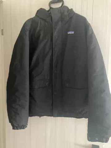 patagonia 블랙 다운 자켓 후드 부착
