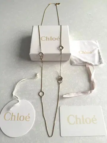 끌로에 롱 네크리스 로고 네크리스