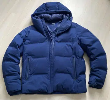 유니클로 심리스 다운 자켓 블루