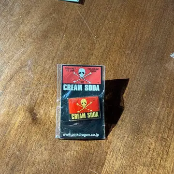 CREAM SODA 핀 배지