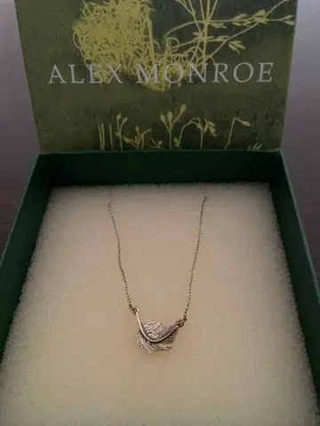 ALEX MONROE 페더 목걸이