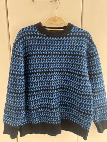 ZARA 파랑과 블랙 니트 스웨터 M 사이즈