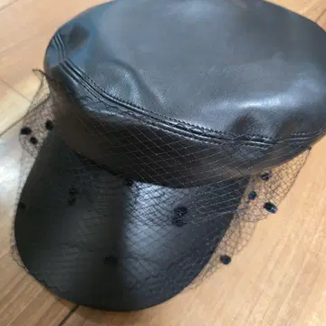 새상품 CALA 블랙 가죽 헌팅 캡 그물 포함