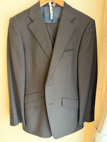 그레이 스트라이프 비즈니스 정장 투버튼