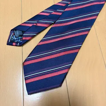 폴 스미스 넥타이 네이비 빨간색 스트라이프 새상품급