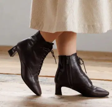 새상품급 21.5cm 히미코 레이스업 부츠 숏부츠 브라운