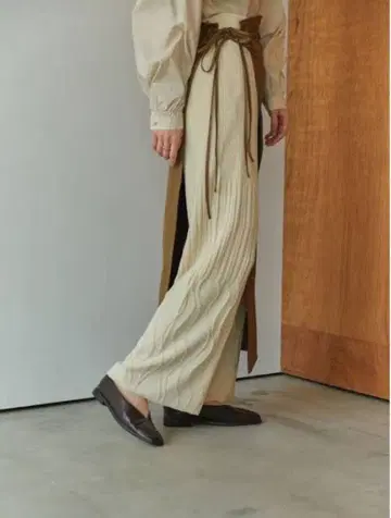 eaphi wave design Knit pants Ivory 2size