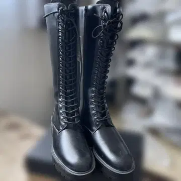 ZARA 40 블랙 레이스업 롱 부츠