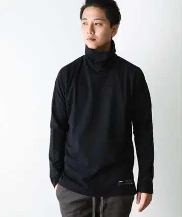 ATTACHMENT 돌먼 슬리브 터틀넥