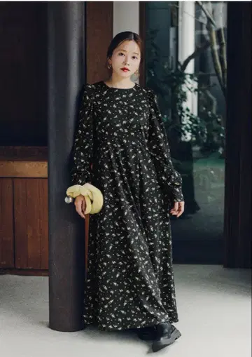 새상품 타카야마 나오코 콜라보 볼륨 개더 슬리브 플레어 원피스