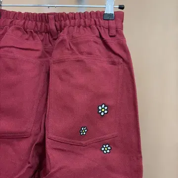 W.W.G 빨간색 꽃무늬 자수 팬츠