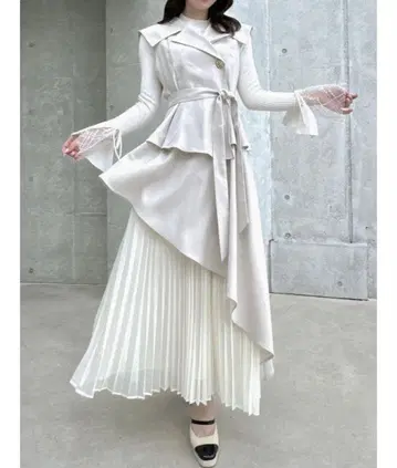 택 포함 새상품 [ dazzlin ] 아지메 플리츠 트렌치 원피스