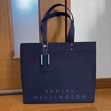 다니엘 웰링턴 토트백 네이비