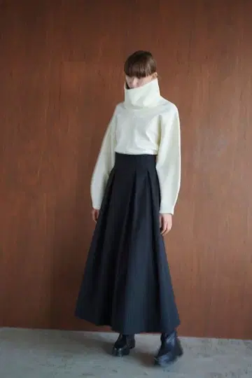 CLANE 하이웨스트 볼륨 맥시 스커트 블랙