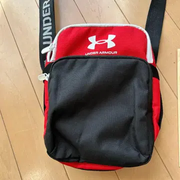UNDER ARMOUR 숄더백 빨검