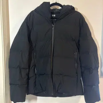 유니클로 심리스 다운 자켓 블랙 XL 시착만 한 상품 새상품급