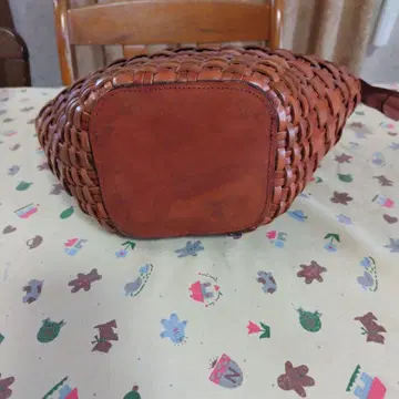 가죽 뜨개질 숄더백