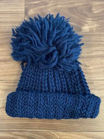 CA4LA 네이비 폼폼 포함 니트 모자