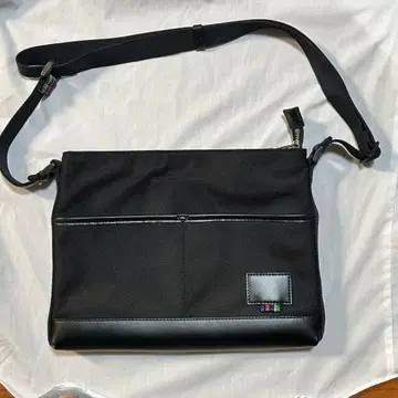 폴 스미스 숄더백 블랙