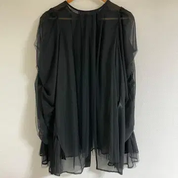 라벨에튀드 볼륨 개더 슬리브 블라우스 블라우스 블랙 블랙