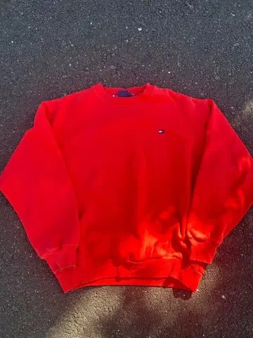 타미 힐피거 맨투맨 빨간색