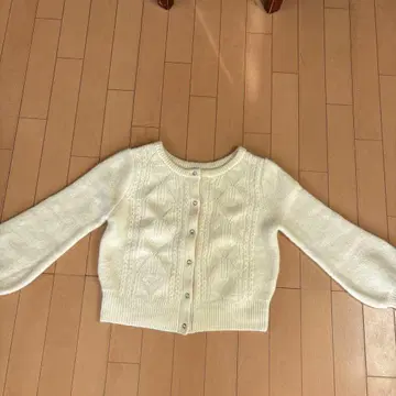 아이보리 케이블 니트 긴팔 스웨터