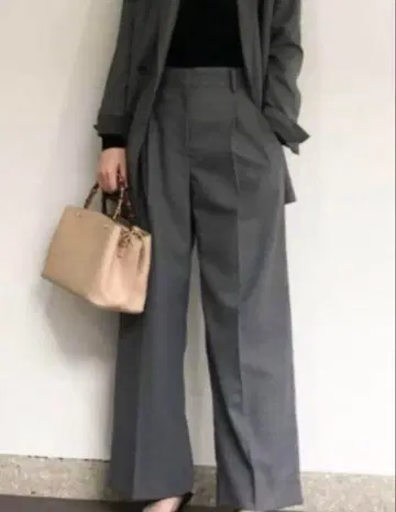 플라스테 그레이 와이드 팬츠 플리츠 포함