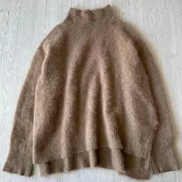 새상품급 그린 라벨 릴랙싱 헤어리 푸와푸와 하이넥 니트