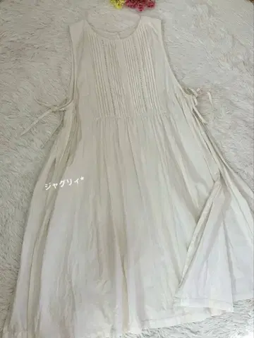 에이프런 원피스 사이드 열림 리본 화이트 레이어드