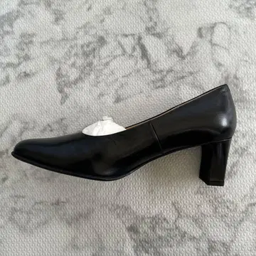 미사용 새상품 블랙 펌프스 23EEE