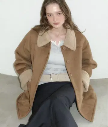 giunon 조절 가능한 슬리브 무스탕 코트 카멜