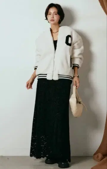 새상품 2세트 C로고 플리스 오버 사이즈 자켓 + 레이스 스커트