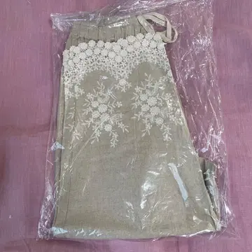 새상품 사만사 모스모스 SM2 밑단 레이스 속바지 아이보리