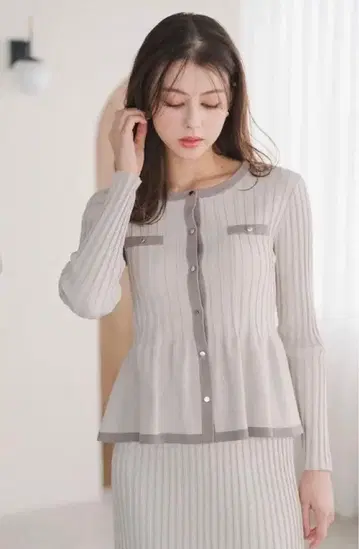 MISCH MASCH 와이드 리브 배색 페플럼 가디건 베이지