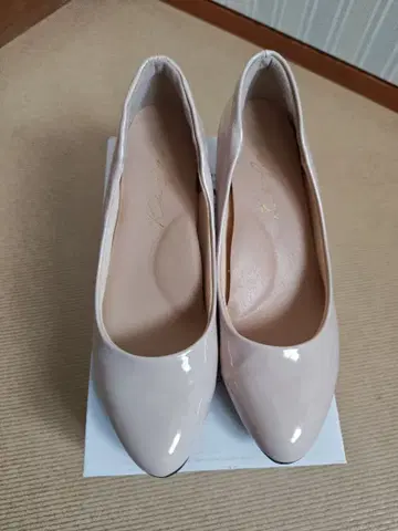 달릴 수 있는 펌프스 에나멜 L 사이즈