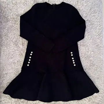 아푸와이저 리셰 펄 페플럼 니트 원피스