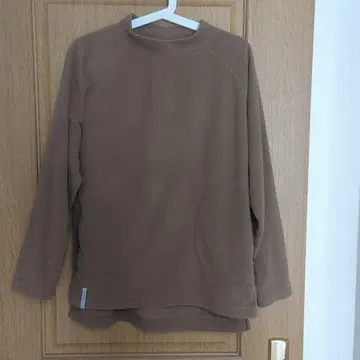 AXESQUIN 브라운 긴팔 티셔츠